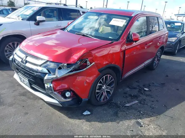 JA4AD3A31JZ022079 2018 MITSUBISHI OUTLANDER - Image 2