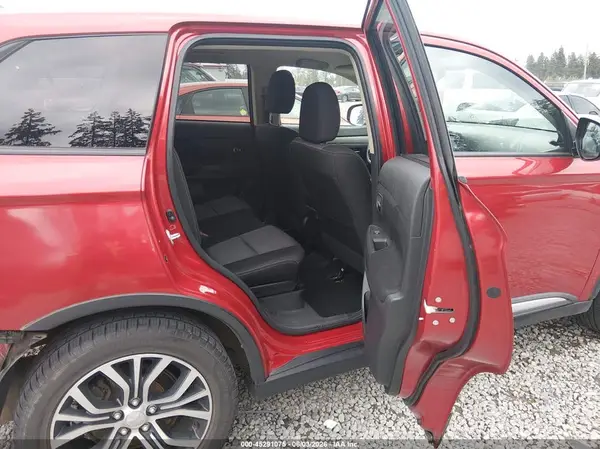 JA4AD3A31JZ032563 2018 MITSUBISHI OUTLANDER - Image 8