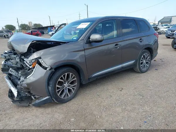 JA4AD3A31JZ034104 2018 MITSUBISHI OUTLANDER - Image 2