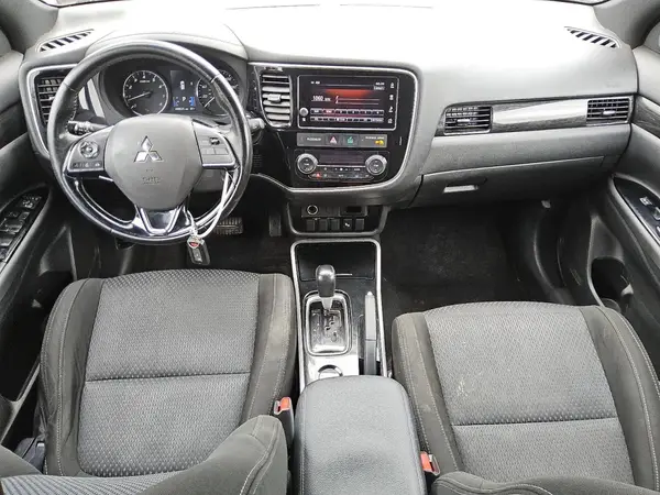 JA4AD3A31JZ044227 2018 MITSUBISHI OUTLANDER - Image 8