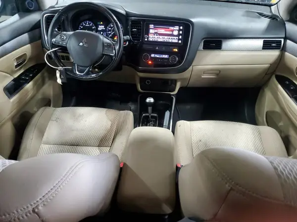 JA4AD3A31JZ049251 2018 MITSUBISHI OUTLANDER - Image 8