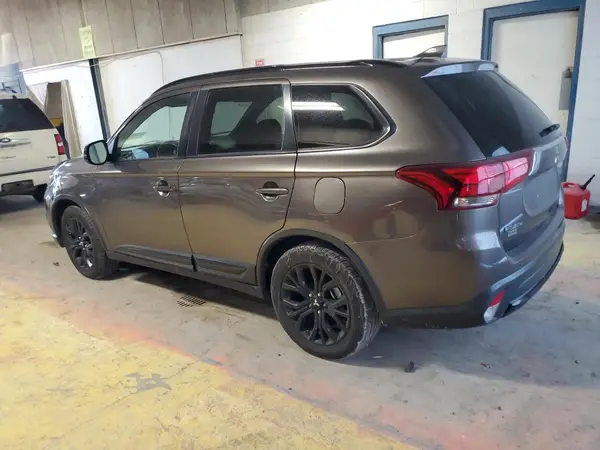 JA4AD3A31JZ051226 2018 MITSUBISHI OUTLANDER - Image 2