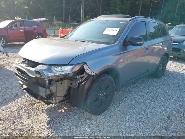 JA4AD3A31JZ055907 2018 MITSUBISHI OUTLANDER - Image 2