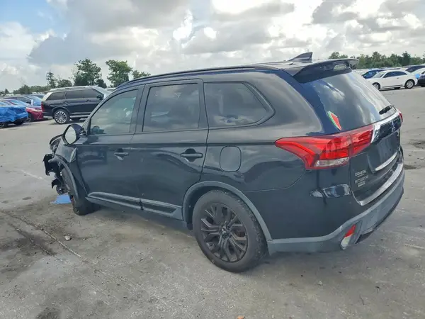 JA4AD3A31JZ069872 2018 MITSUBISHI OUTLANDER - Image 2