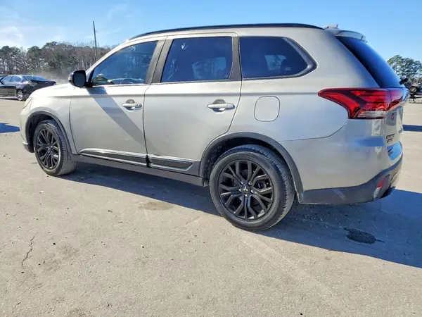 JA4AD3A31KZ025114 2019 MITSUBISHI OUTLANDER - Image 2