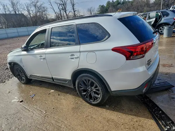 JA4AD3A31KZ035304 2019 MITSUBISHI OUTLANDER - Image 2