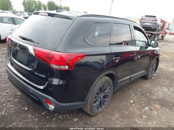JA4AD3A31KZ038526 2019 MITSUBISHI OUTLANDER - Image 2