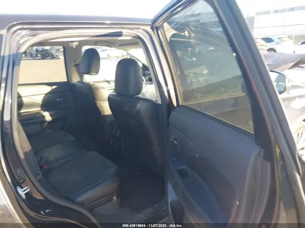 JA4AD3A31KZ046755 2019 MITSUBISHI OUTLANDER - Image 8