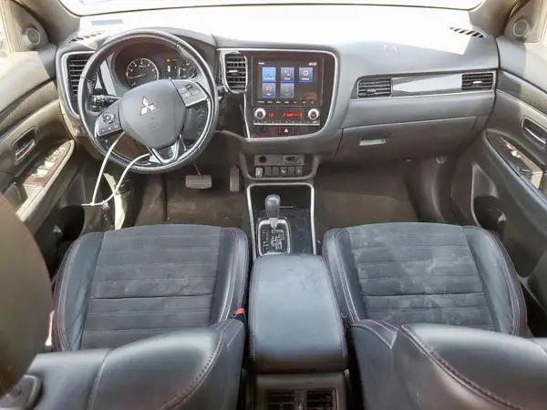 JA4AD3A31LJ000942 2020 MITSUBISHI OUTLANDER - Image 8