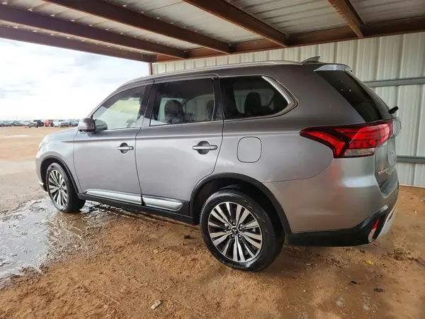 JA4AD3A31LJ001427 2020 MITSUBISHI OUTLANDER - Image 2