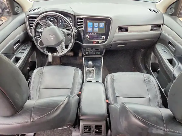 JA4AD3A31LJ001427 2020 MITSUBISHI OUTLANDER - Image 8