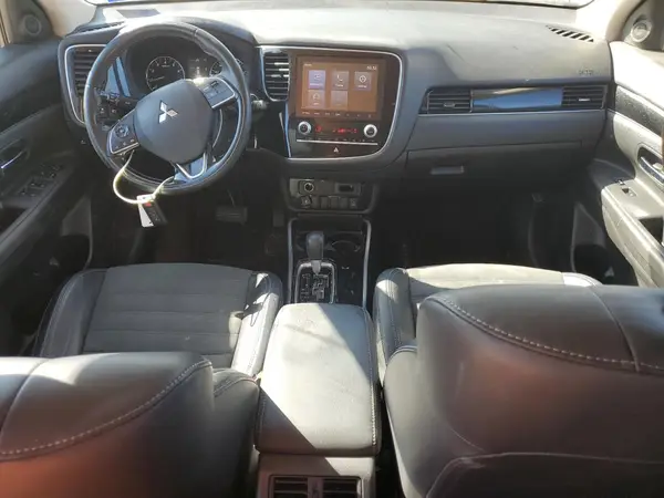 JA4AD3A31LZ011439 2020 MITSUBISHI OUTLANDER - Image 8
