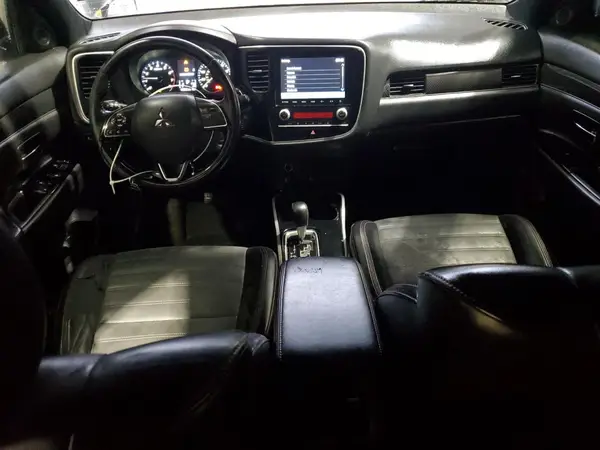 JA4AD3A31LZ013577 2020 MITSUBISHI OUTLANDER - Image 8