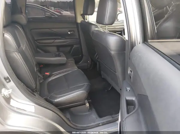 JA4AD3A31LZ014244 2020 MITSUBISHI OUTLANDER - Image 8