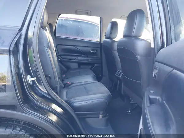 JA4AD3A31LZ023302 2020 MITSUBISHI OUTLANDER - Image 8