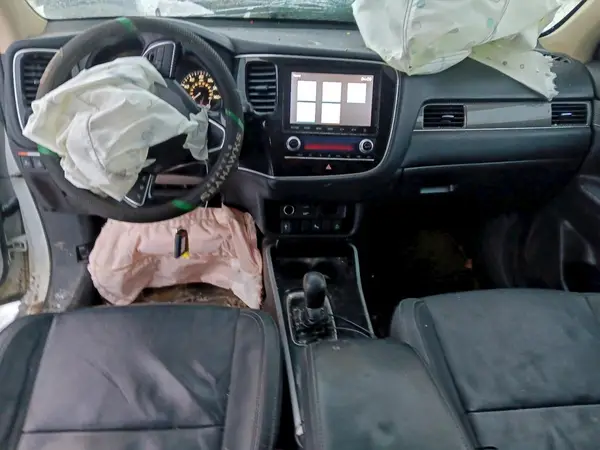 JA4AD3A31LZ025471 2020 MITSUBISHI OUTLANDER - Image 8