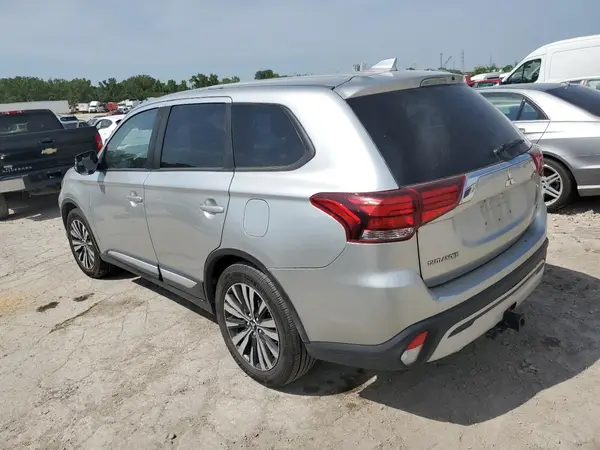 JA4AD3A31LZ025647 2020 MITSUBISHI OUTLANDER - Image 2