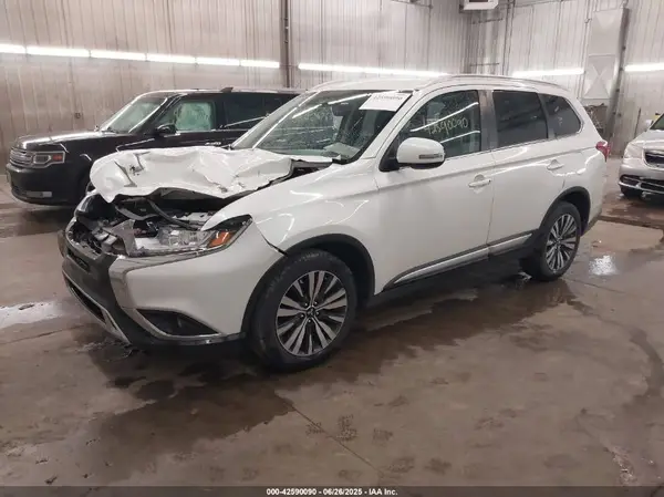 JA4AD3A31LZ029391 2020 MITSUBISHI OUTLANDER - Image 2