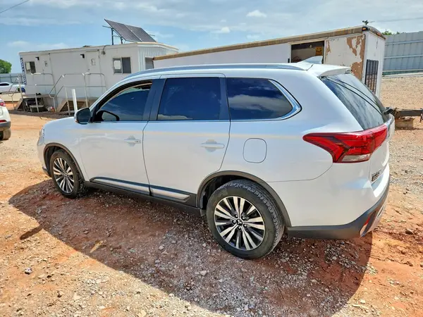 JA4AD3A31LZ034056 2020 MITSUBISHI OUTLANDER - Image 2