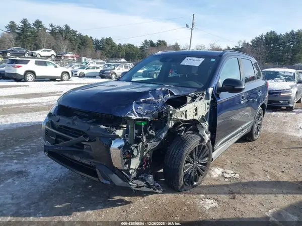 JA4AD3A31LZ035630 2020 MITSUBISHI OUTLANDER - Image 2