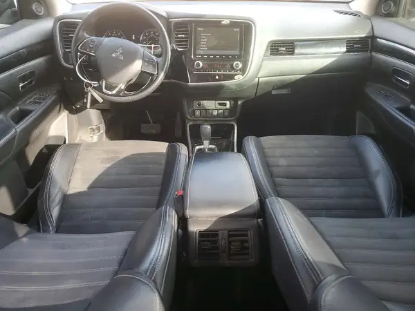 JA4AD3A31LZ040231 2020 MITSUBISHI OUTLANDER - Image 8