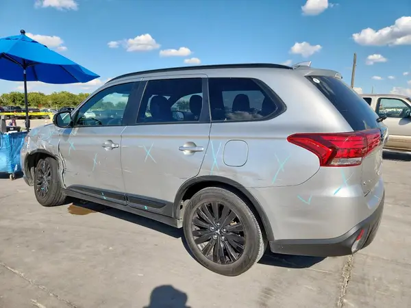 JA4AD3A31LZ040732 2020 MITSUBISHI OUTLANDER - Image 2