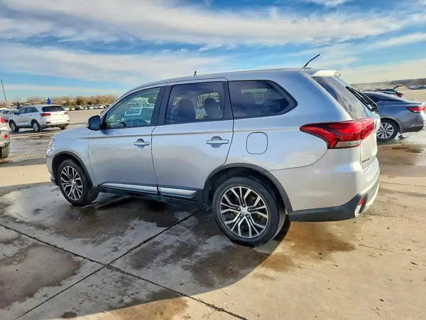 JA4AD3A32GZ003744 2016 MITSUBISHI OUTLANDER - Image 2