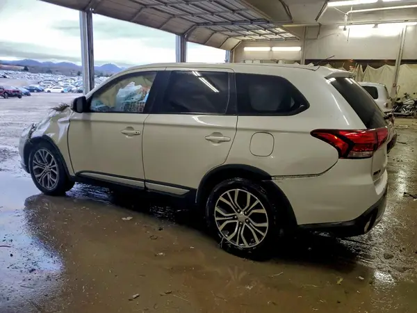 JA4AD3A32GZ007373 2016 MITSUBISHI OUTLANDER - Image 2