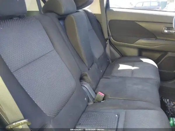 JA4AD3A32GZ010192 2016 MITSUBISHI OUTLANDER - Image 8