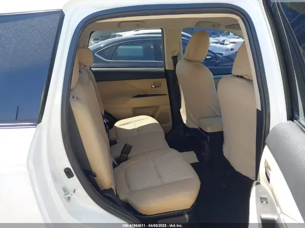JA4AD3A32GZ012427 2016 MITSUBISHI OUTLANDER - Image 8