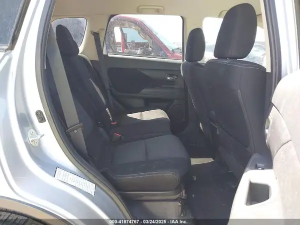 JA4AD3A32GZ016879 2016 MITSUBISHI OUTLANDER - Image 8
