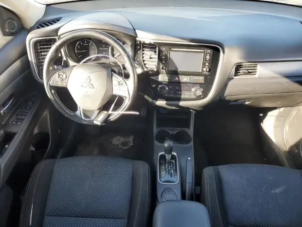 JA4AD3A32GZ020415 2016 MITSUBISHI OUTLANDER - Image 8
