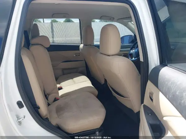 JA4AD3A32GZ025923 2016 MITSUBISHI OUTLANDER - Image 8