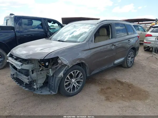 JA4AD3A32GZ038817 2016 MITSUBISHI OUTLANDER - Image 2