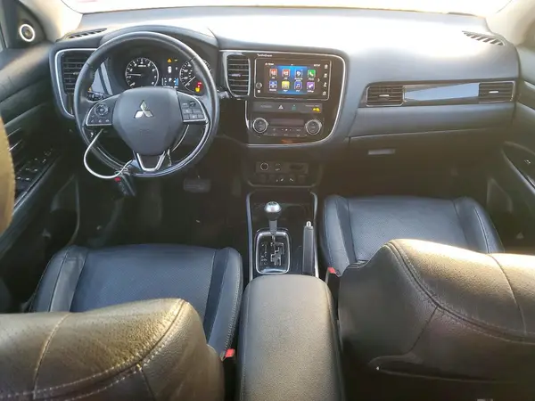 JA4AD3A32HZ010579 2017 MITSUBISHI OUTLANDER - Image 8
