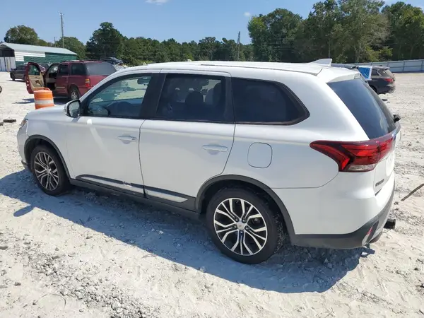 JA4AD3A32HZ021467 2017 MITSUBISHI OUTLANDER - Image 2
