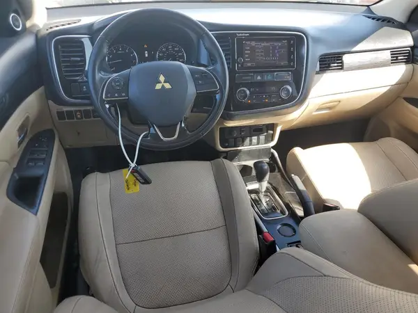 JA4AD3A32HZ024711 2017 MITSUBISHI OUTLANDER - Image 8