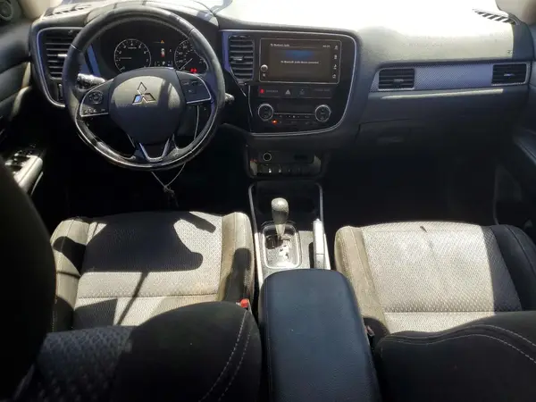 JA4AD3A32HZ028788 2017 MITSUBISHI OUTLANDER - Image 8