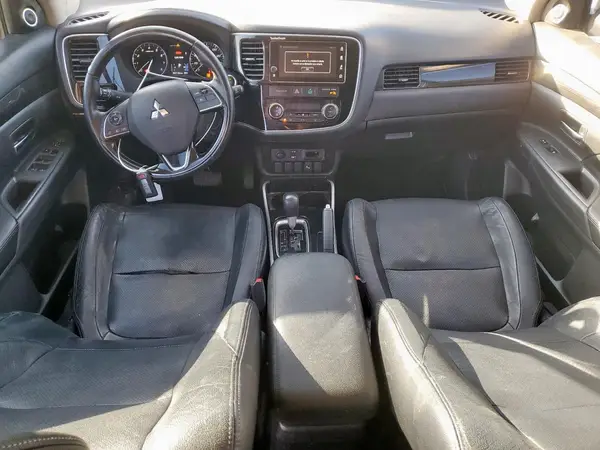 JA4AD3A32HZ029326 2017 MITSUBISHI OUTLANDER - Image 8