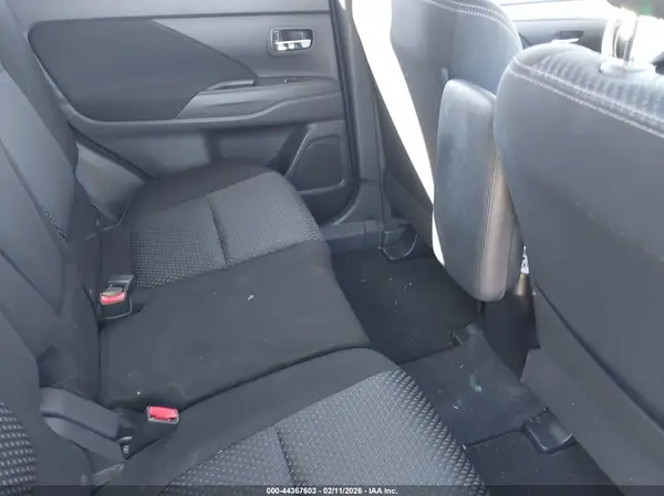 JA4AD3A32HZ034607 2017 MITSUBISHI OUTLANDER - Image 8