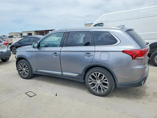 JA4AD3A32HZ035174 2017 MITSUBISHI OUTLANDER - Image 2