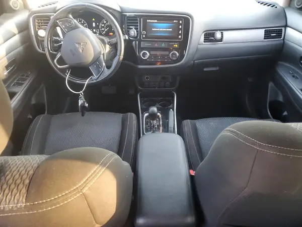 JA4AD3A32HZ035515 2017 MITSUBISHI OUTLANDER - Image 8