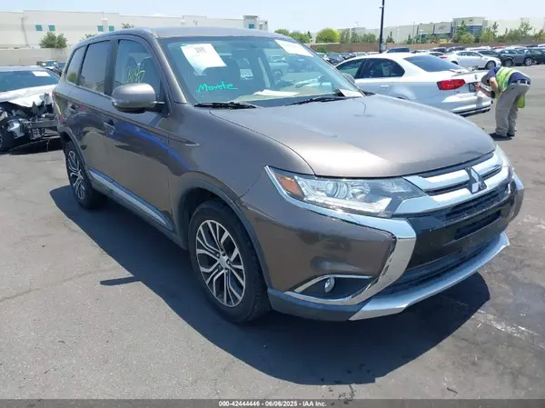 JA4AD3A32HZ040522 2017 MITSUBISHI OUTLANDER - Image 1