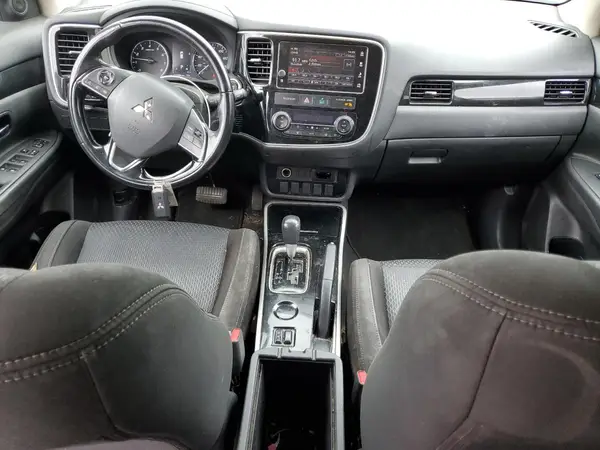 JA4AD3A32HZ049480 2017 MITSUBISHI OUTLANDER - Image 8