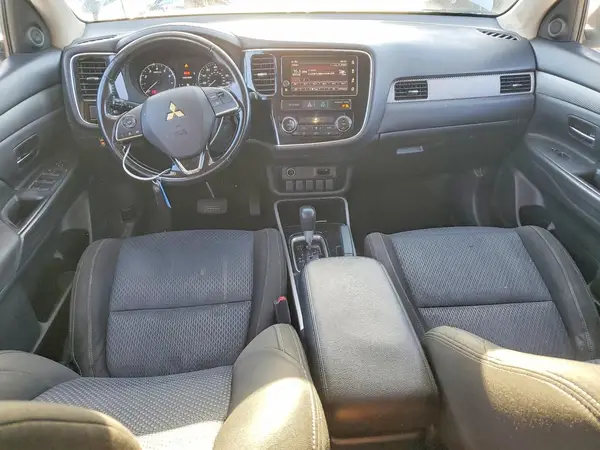 JA4AD3A32HZ052301 2017 MITSUBISHI OUTLANDER - Image 8
