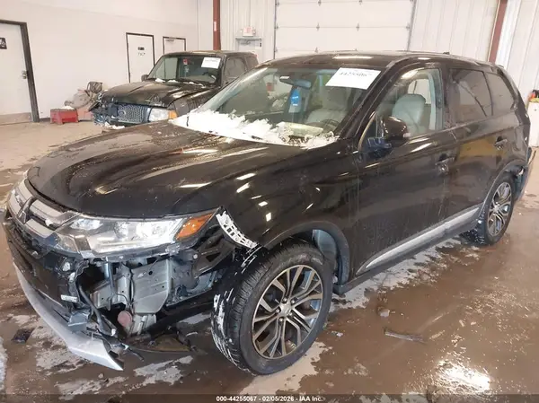 JA4AD3A32HZ055442 2017 MITSUBISHI OUTLANDER - Image 2