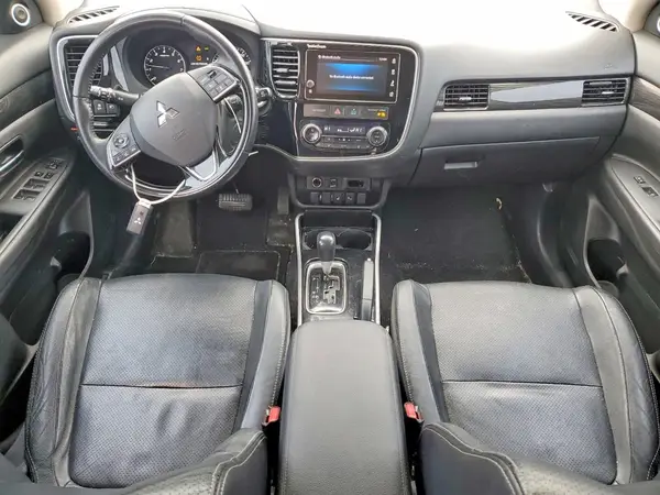 JA4AD3A32HZ062844 2017 MITSUBISHI OUTLANDER - Image 8