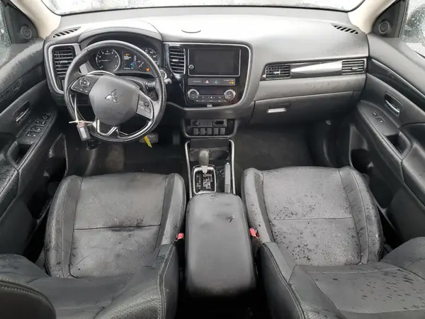 JA4AD3A32HZ064948 2017 MITSUBISHI OUTLANDER - Image 8