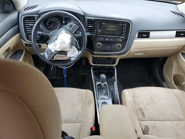 JA4AD3A32HZ066716 2017 MITSUBISHI OUTLANDER - Image 8