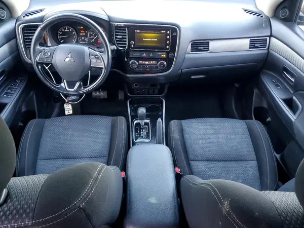 JA4AD3A32JJ001093 2018 MITSUBISHI OUTLANDER - Image 8